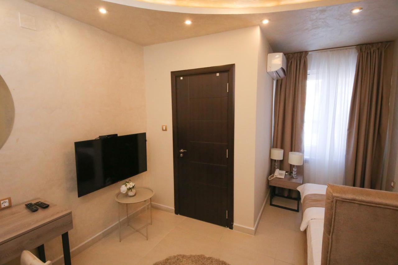 Bajadera Lux