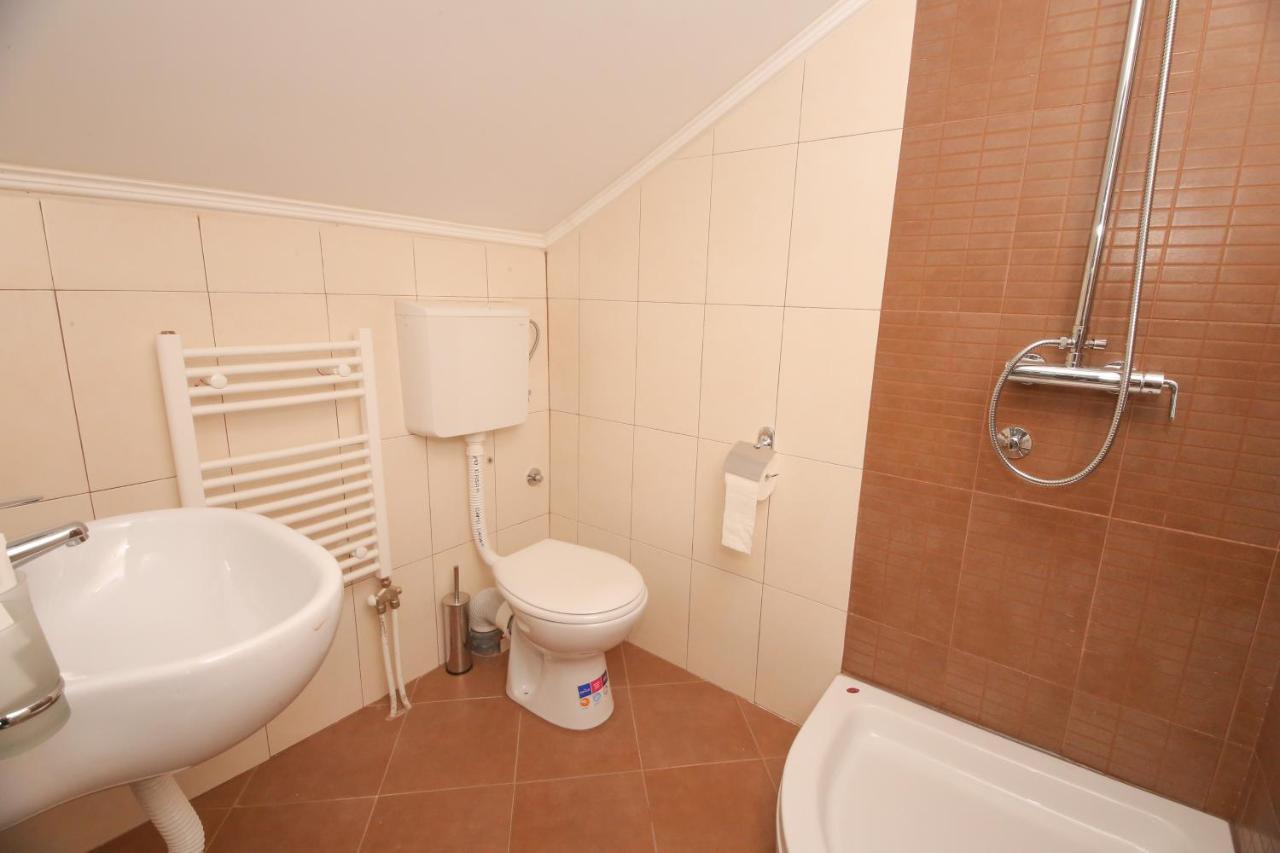 Bajadera Lux Отель 2*