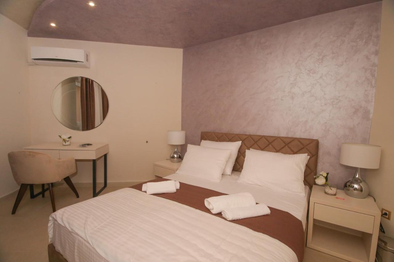 Bajadera Lux Отель 2*
