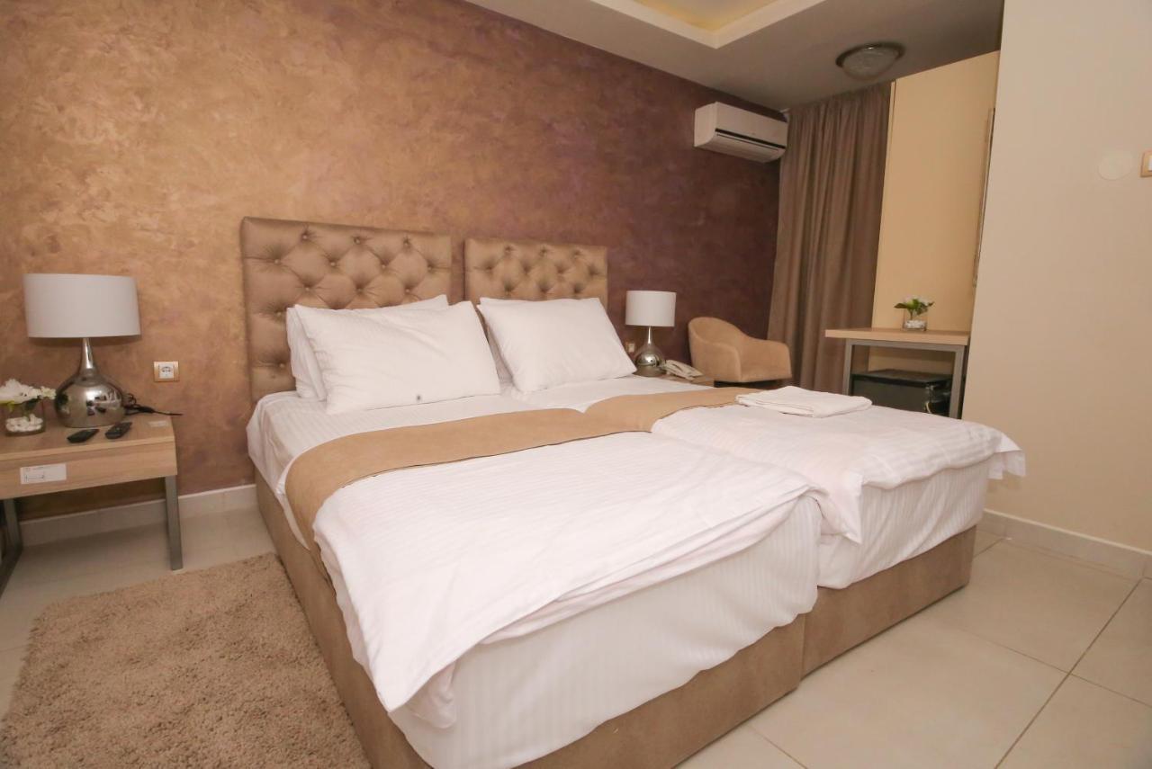 Bajadera Lux 2*